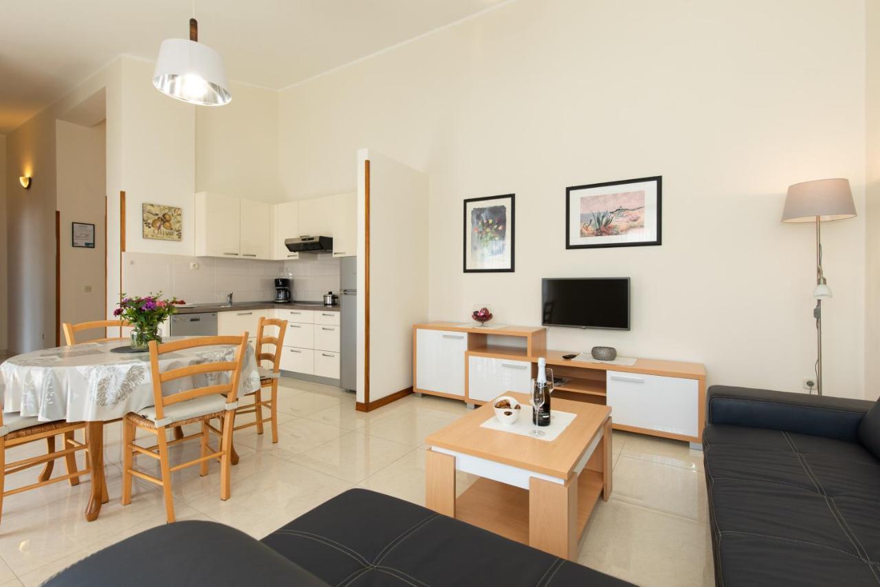 Apartments Dujmovic Ivo 1 Baska (Krk)