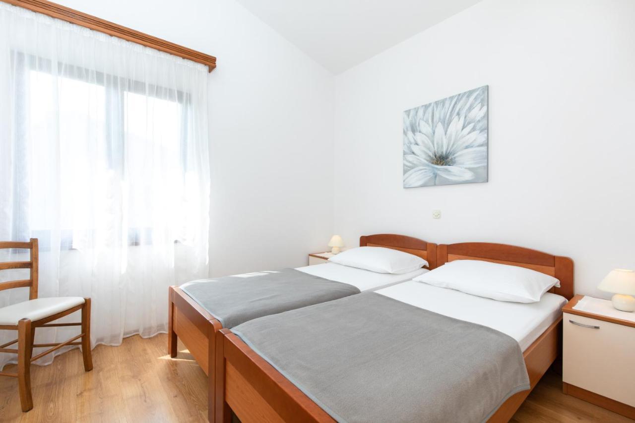 Apartment Apartments Dujmovic Ivo 1 *
