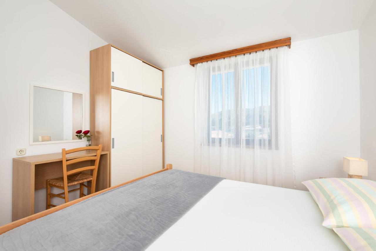 Apartments Dujmovic Ivo 1 *