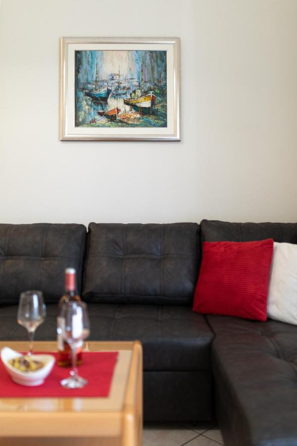 Apartments Dujmovic Ivo 1 *