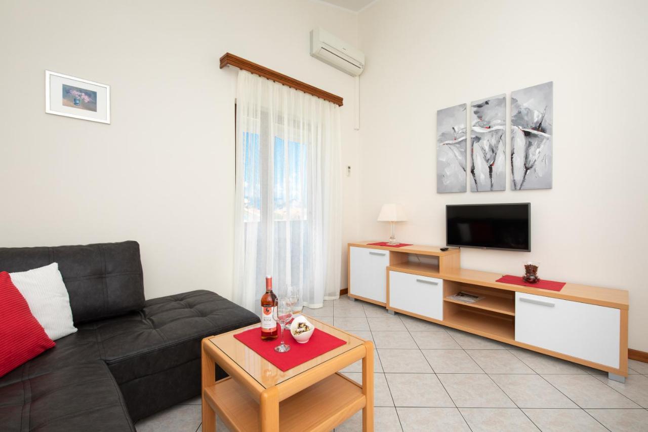 Apartment Apartments Dujmovic Ivo 1