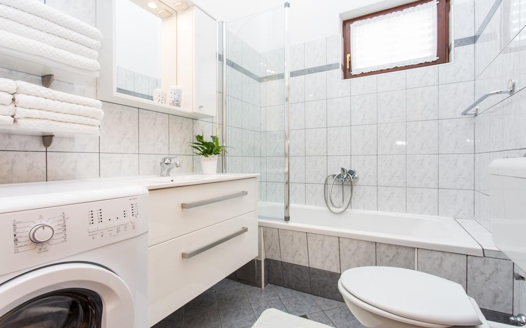 Apartment Apartments Dujmovic Ivo 1 Baska (Krk)